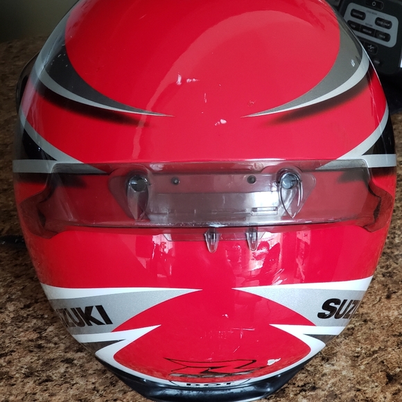 *SOLD*Suzuki Motorcycle Helmet R GSX - Picture 5 of 9